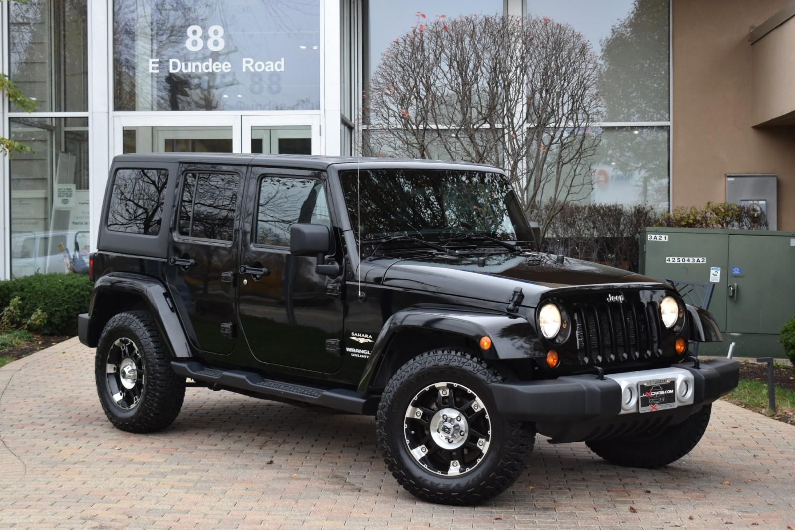 2012 Jeep Wrangler Unlimited Sahara photo 2