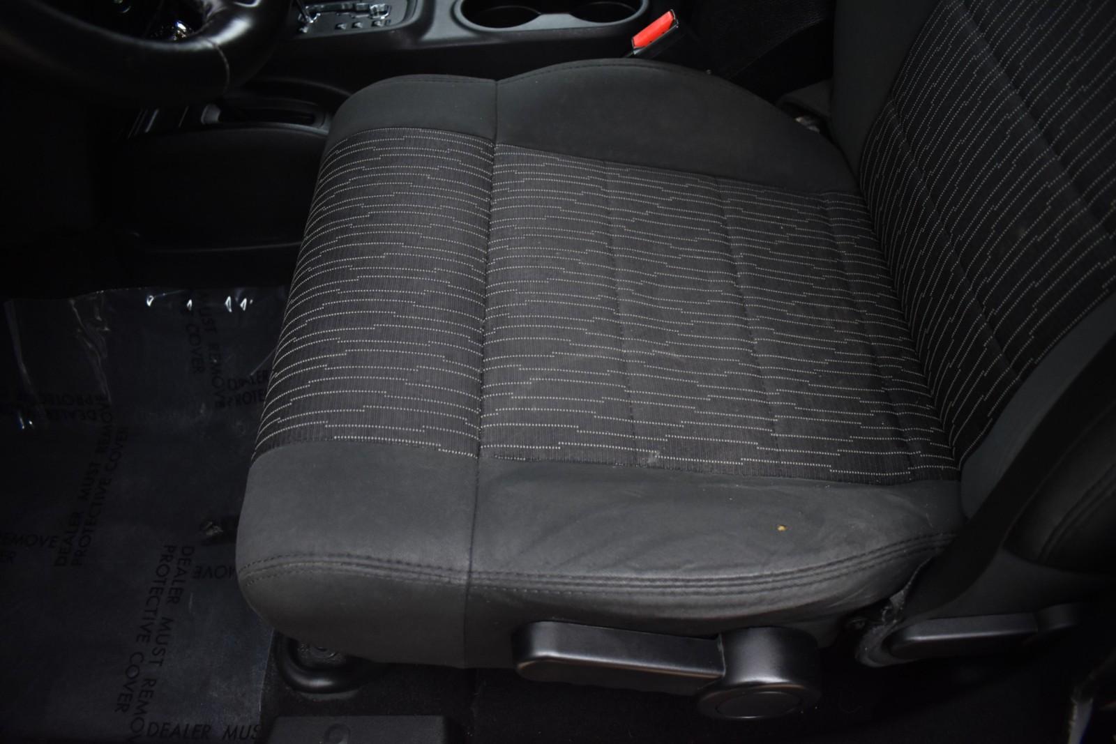 2012 Jeep Wrangler Unlimited Sahara photo 27