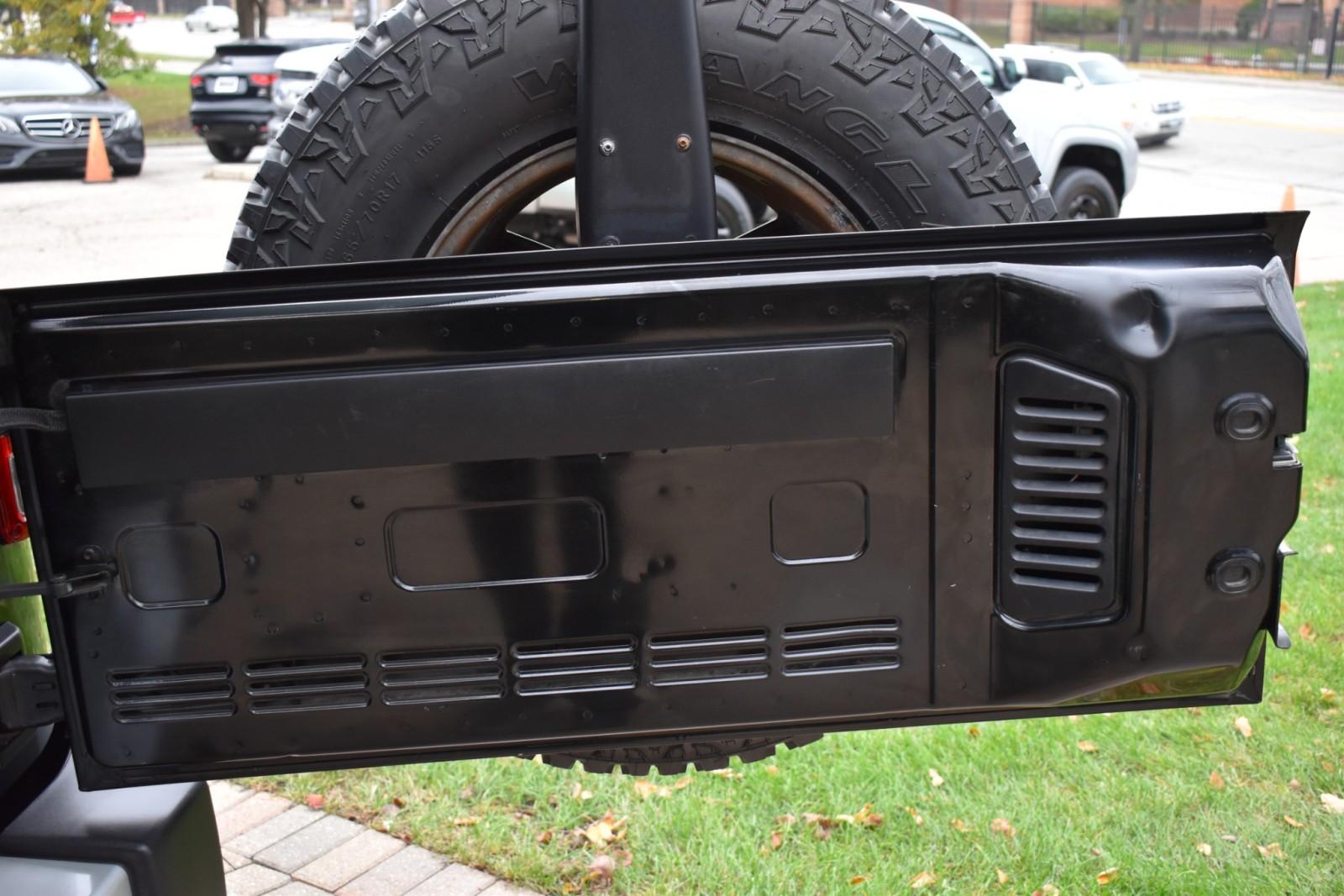 2012 Jeep Wrangler Unlimited Sahara photo 36