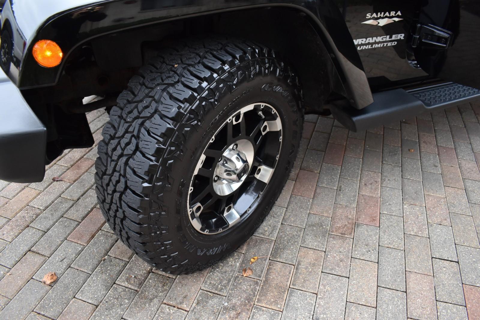 2012 Jeep Wrangler Unlimited Sahara photo 40