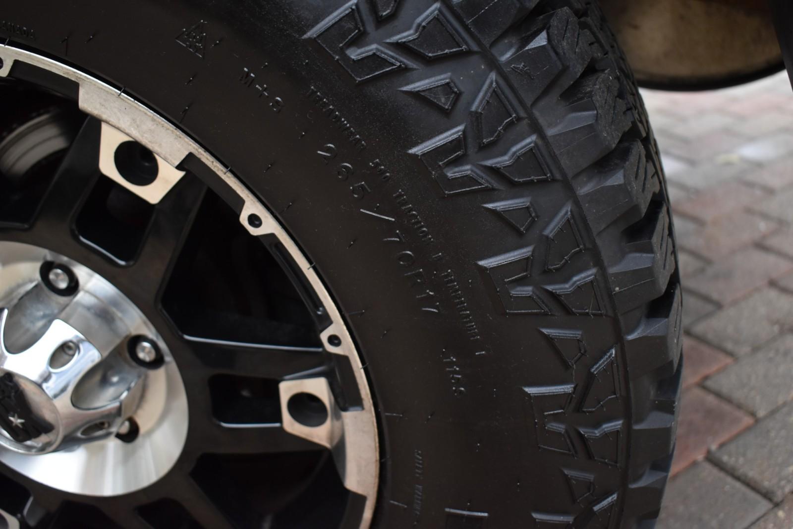 2012 Jeep Wrangler Unlimited Sahara photo 41