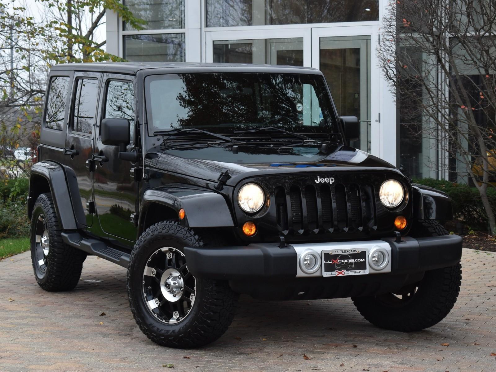 2012 Jeep Wrangler Unlimited Sahara photo 6