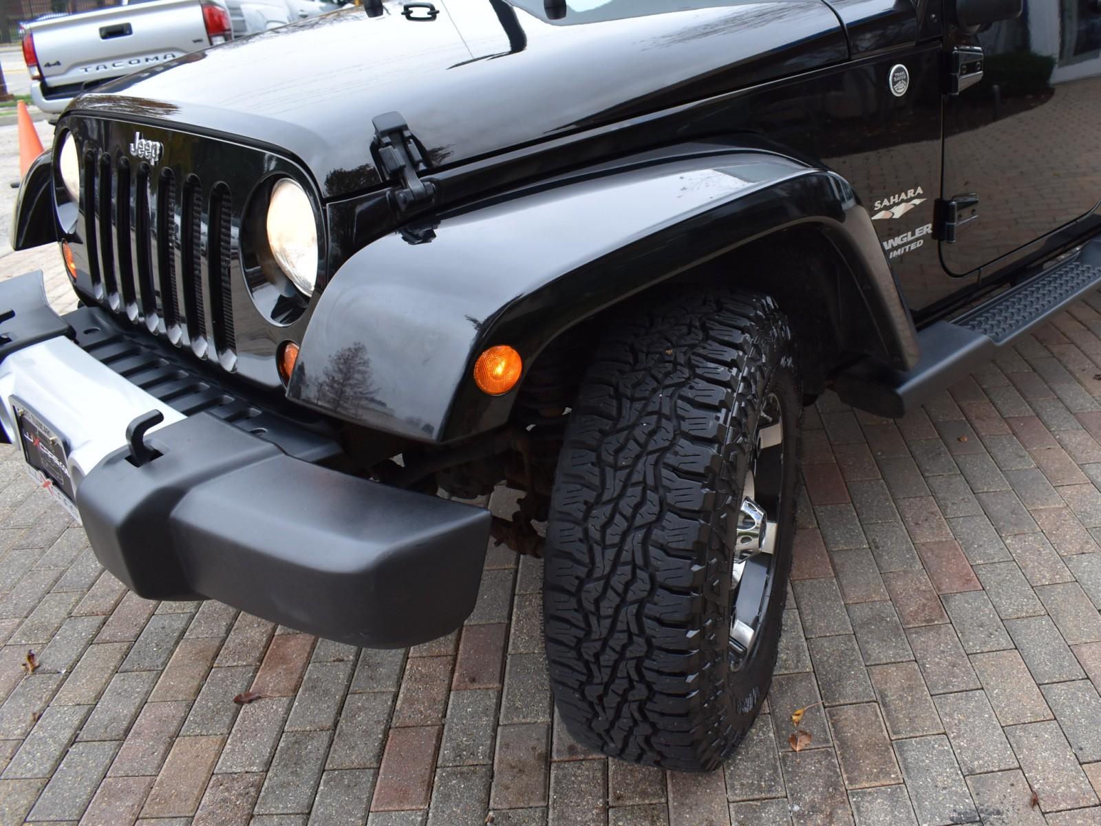 2012 Jeep Wrangler Unlimited Sahara photo 8