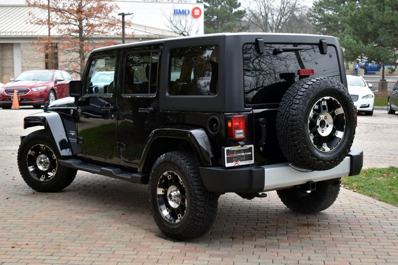 2012 Jeep Wrangler Unlimited Sahara photo 9