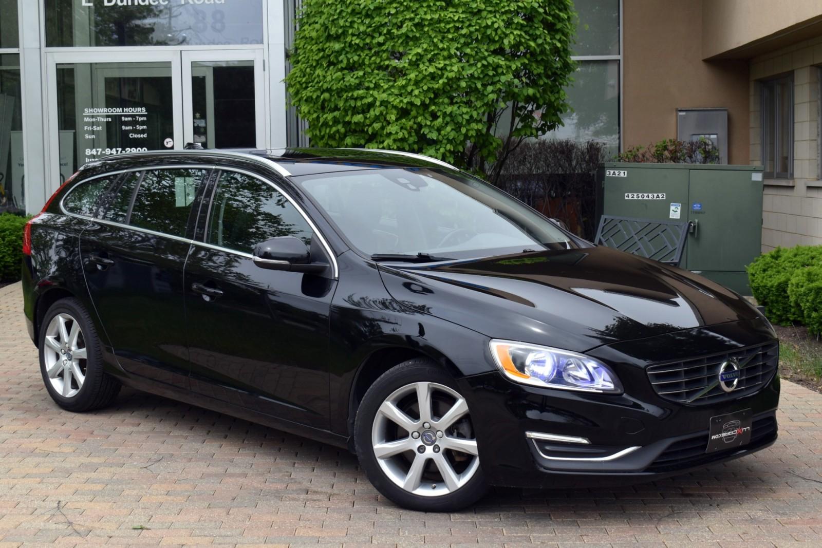 2016 Volvo V60 T5 Drive-E Premier photo 3