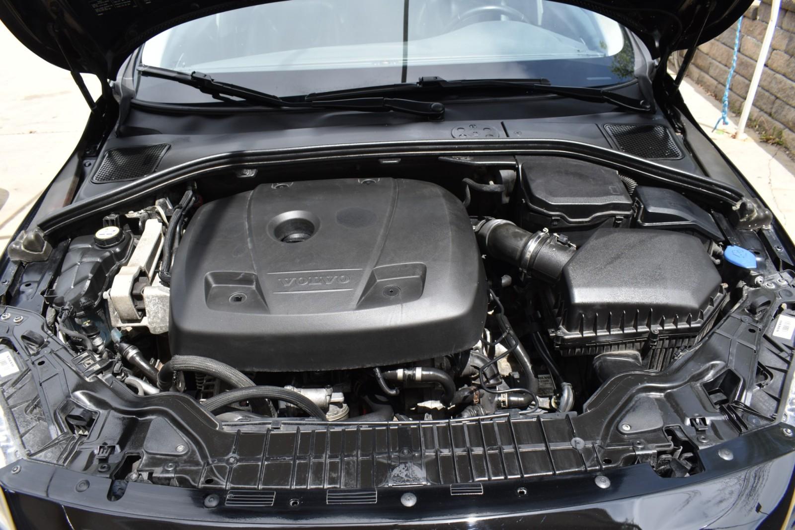 2016 Volvo V60 T5 Drive-E Premier photo 46