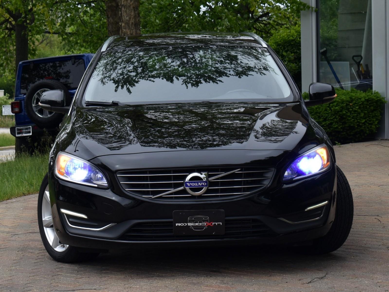 2016 Volvo V60 T5 Drive-E Premier photo 7