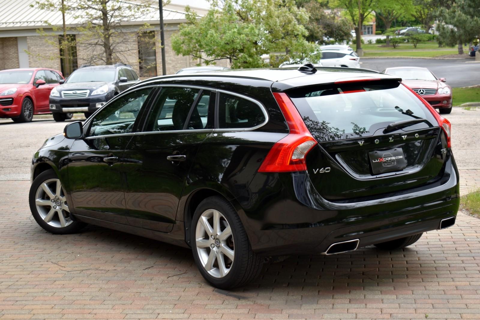 2016 Volvo V60 T5 Drive-E Premier photo 9