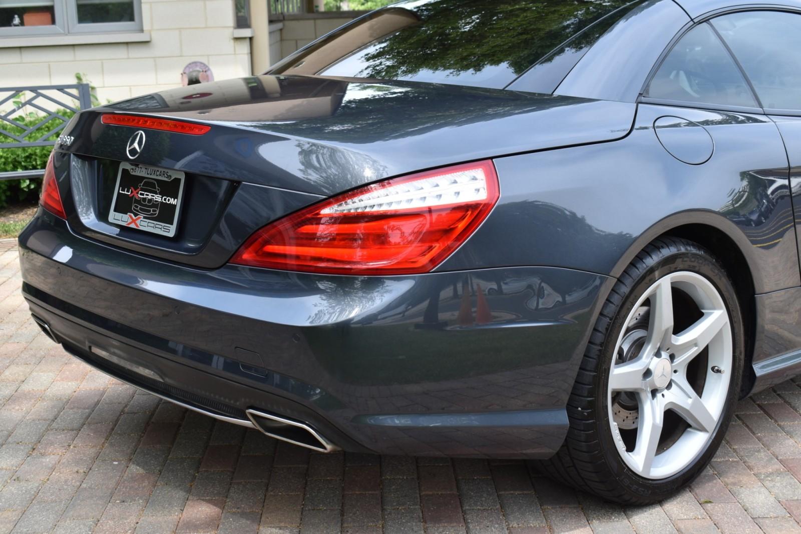 2014 Mercedes Benz SL 550 photo 16