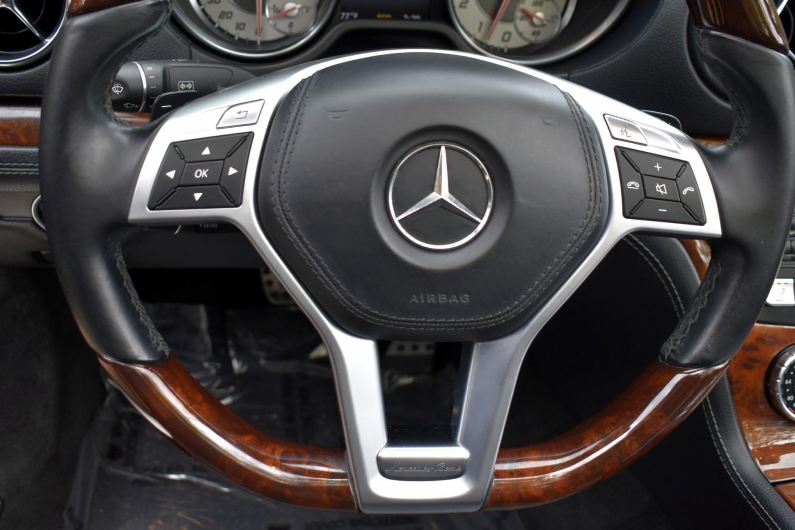 2014 Mercedes Benz SL 550 photo 22