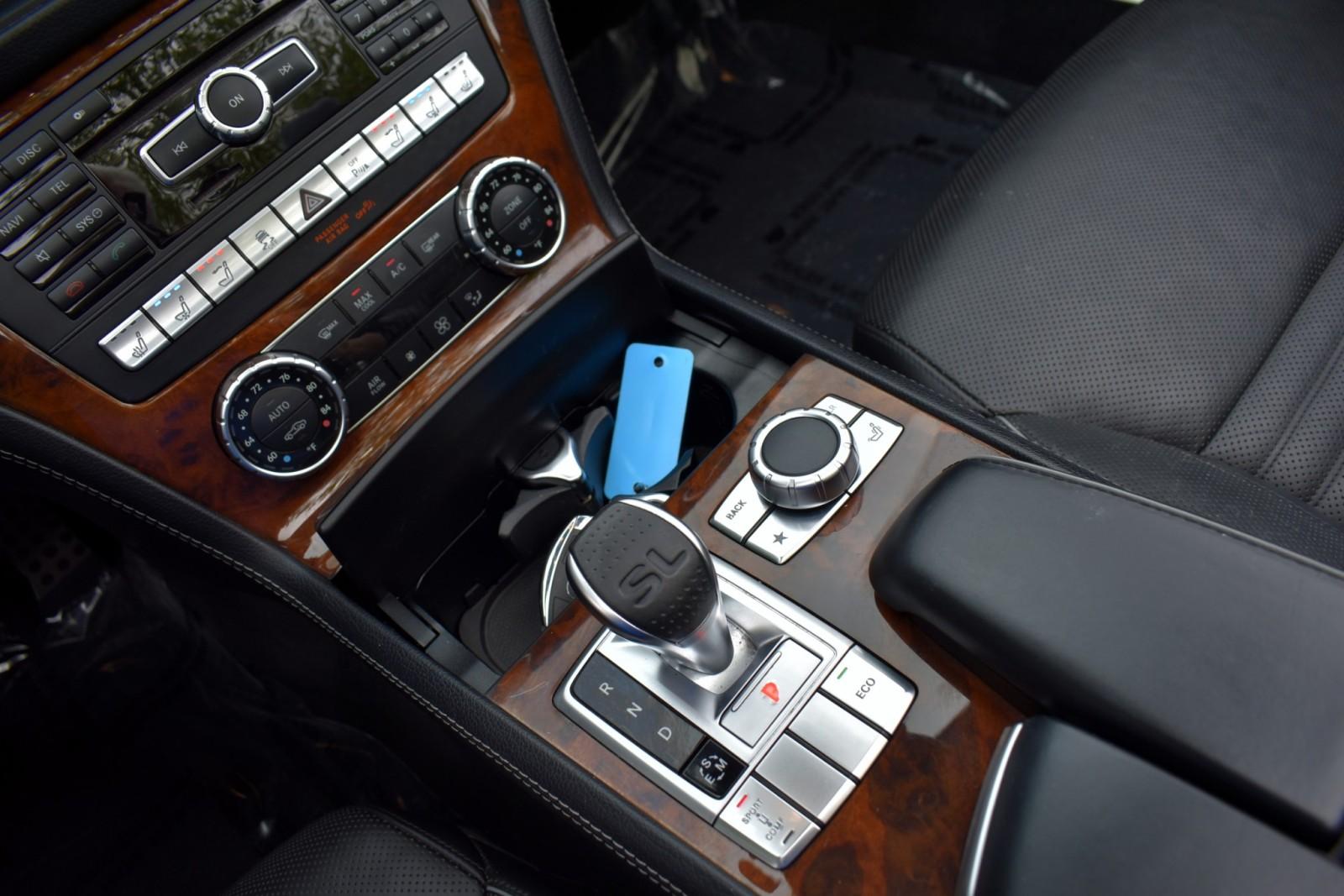 2014 Mercedes Benz SL 550 photo 30