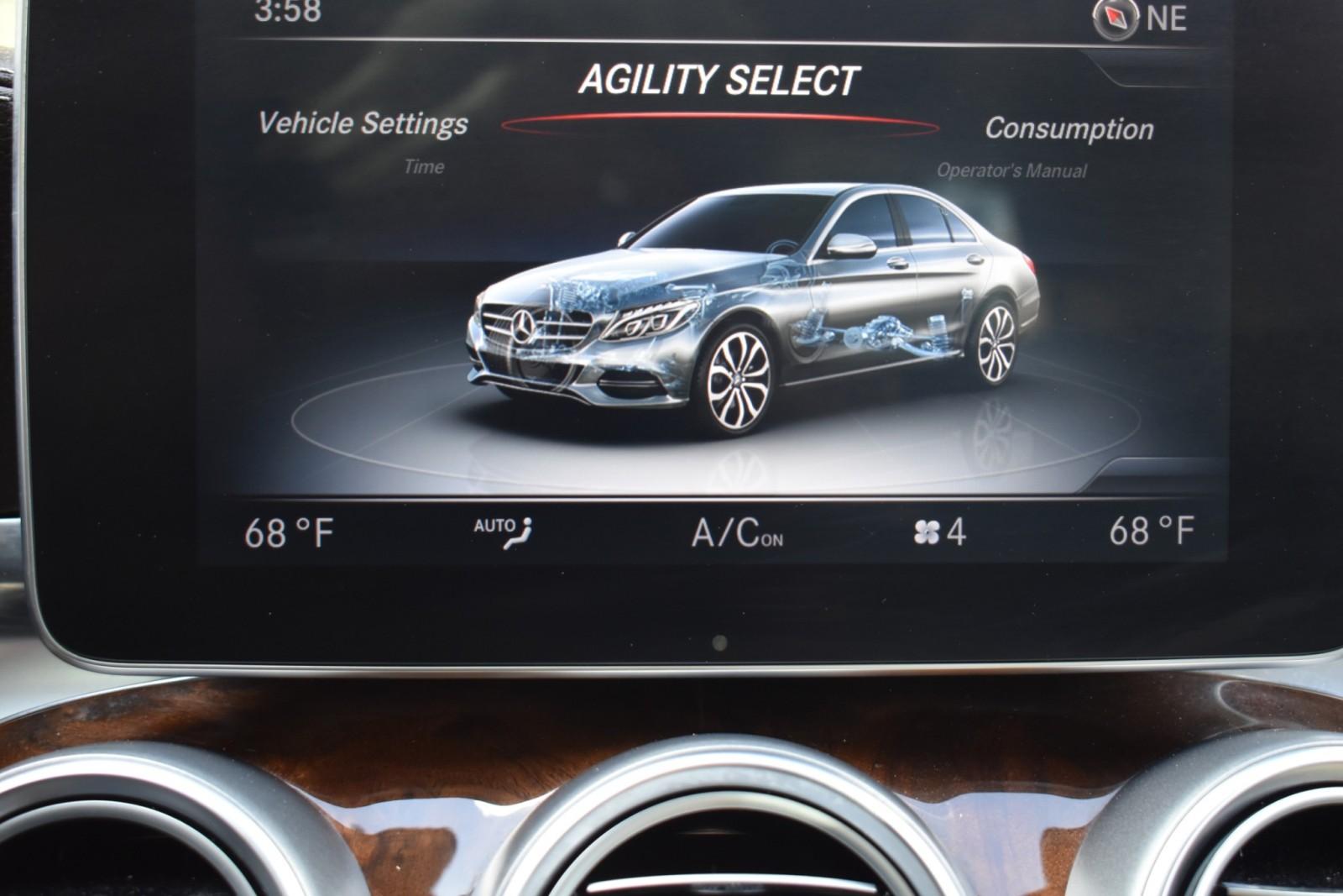 2015 Mercedes Benz C 300 photo 16