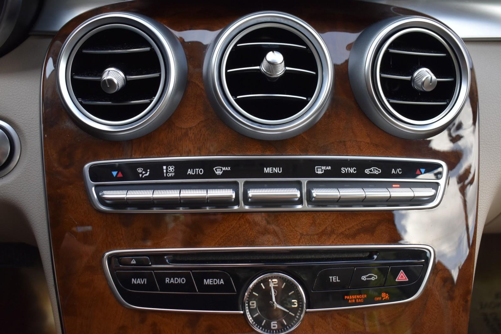 2015 Mercedes Benz C 300 photo 18