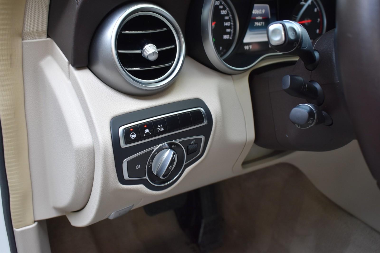 2015 Mercedes Benz C 300 photo 22