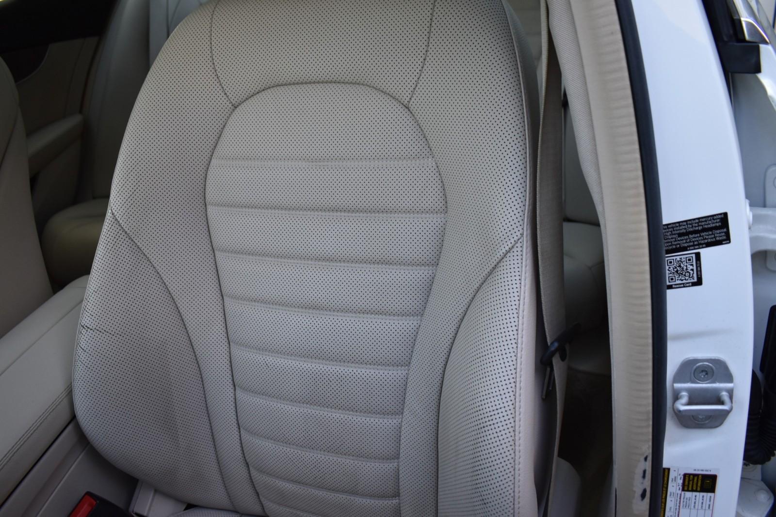 2015 Mercedes Benz C 300 photo 25