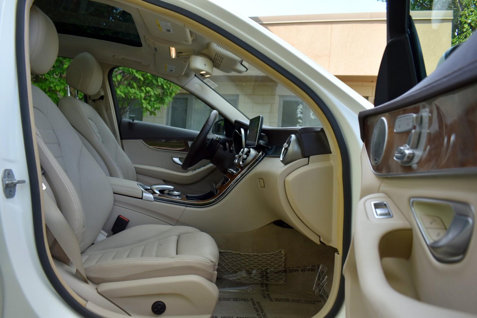 2015 Mercedes Benz C 300 photo 35