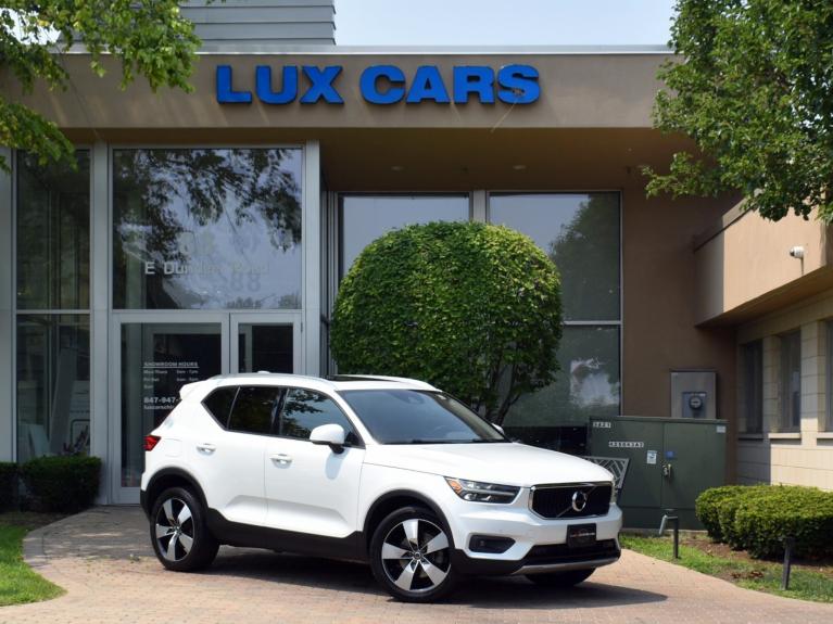 2022 Volvo XC40 Momentum
