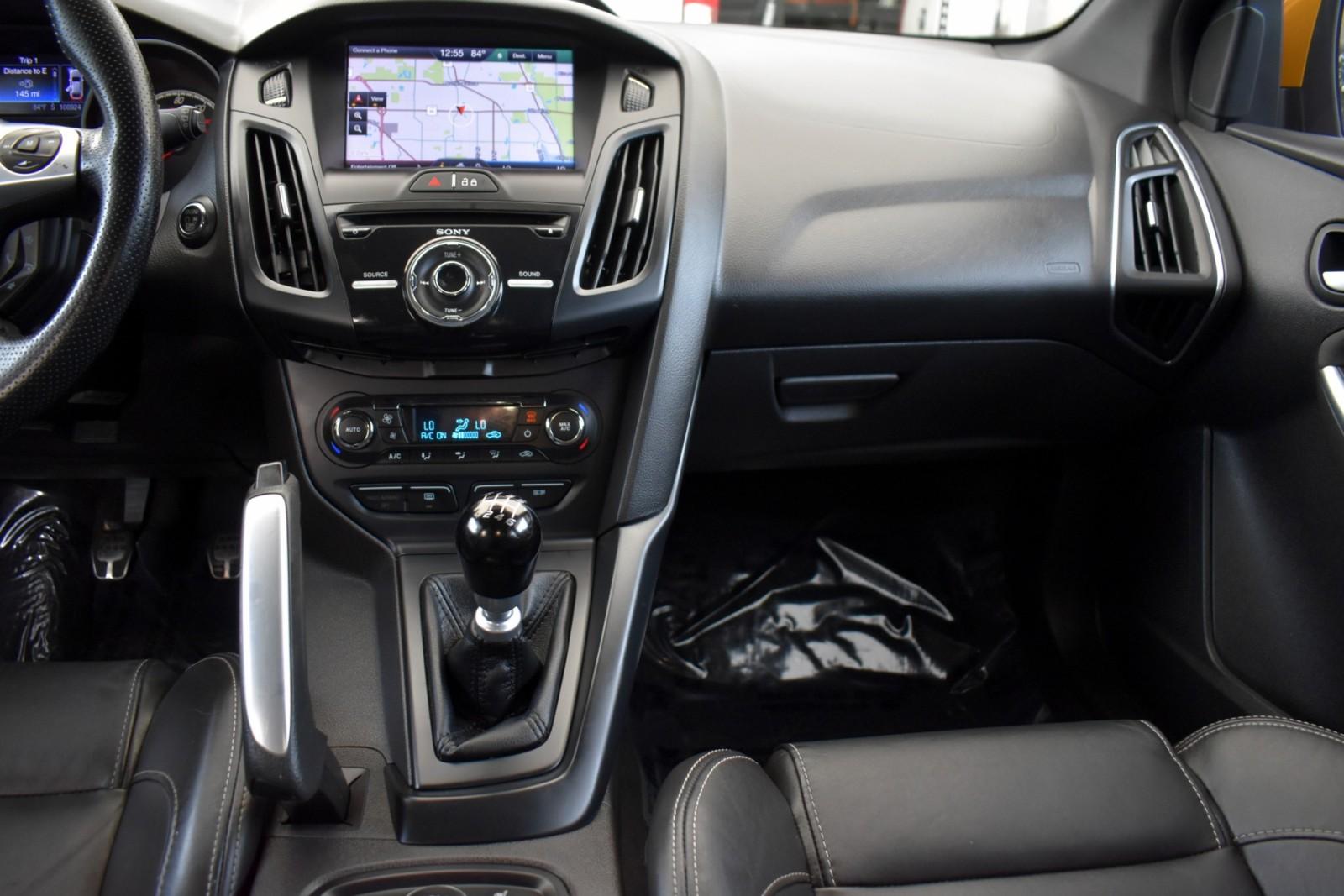 2013 Ford Focus ST photo 16