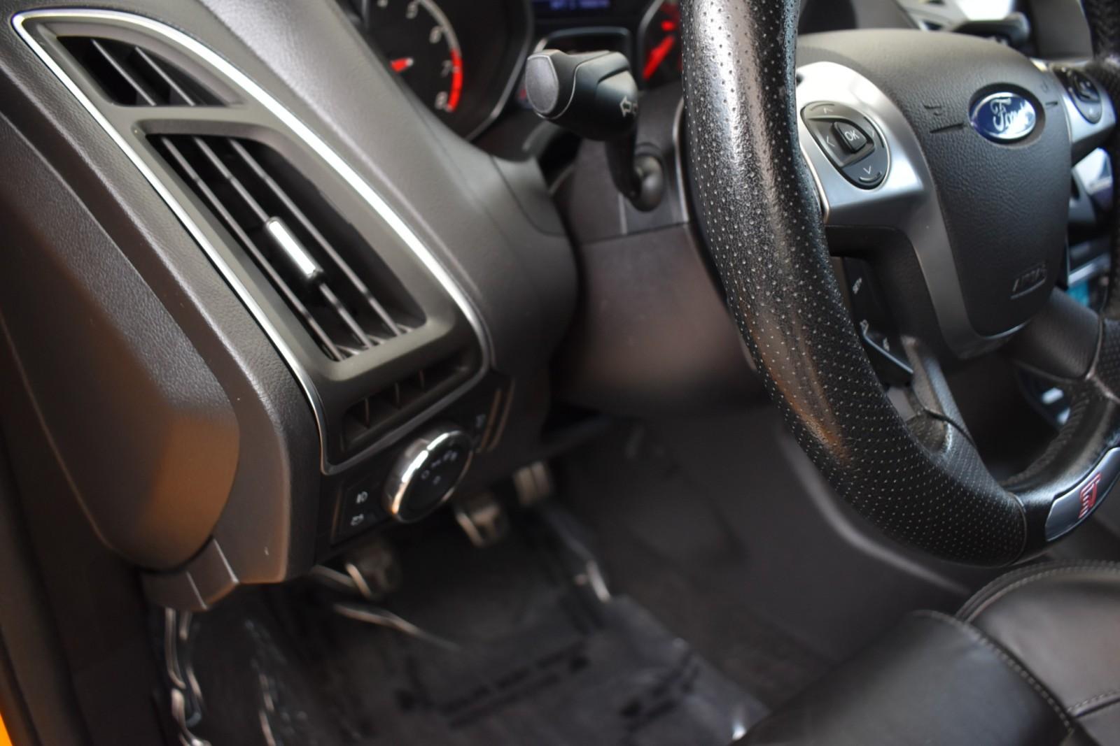 2013 Ford Focus ST photo 27