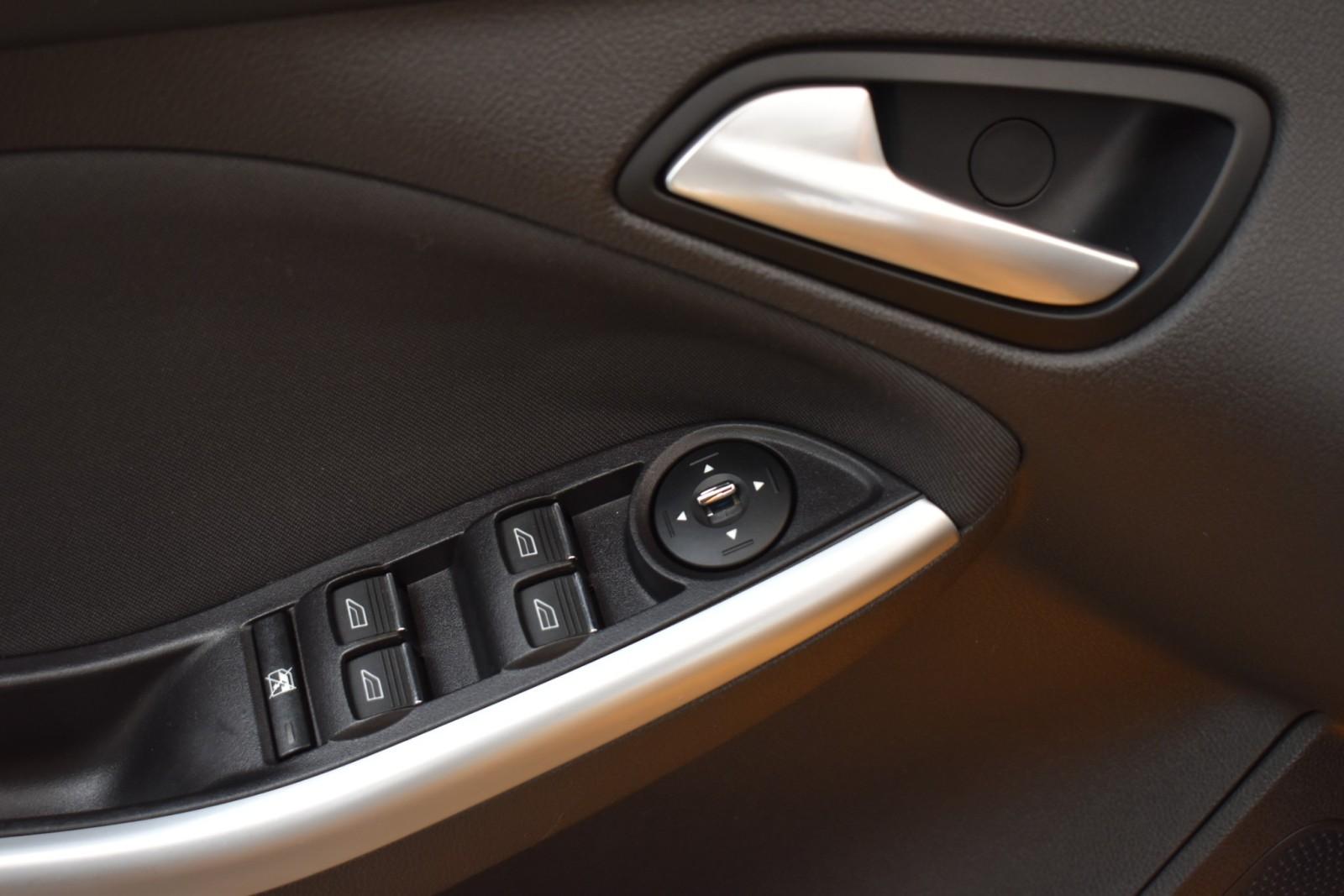 2013 Ford Focus ST photo 30