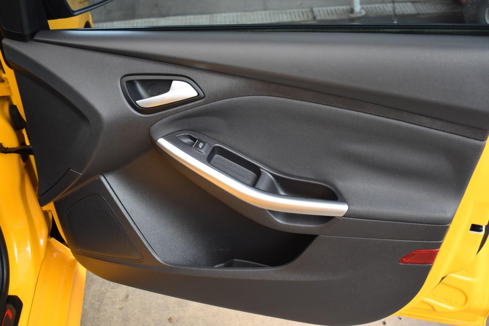 2013 Ford Focus ST photo 37