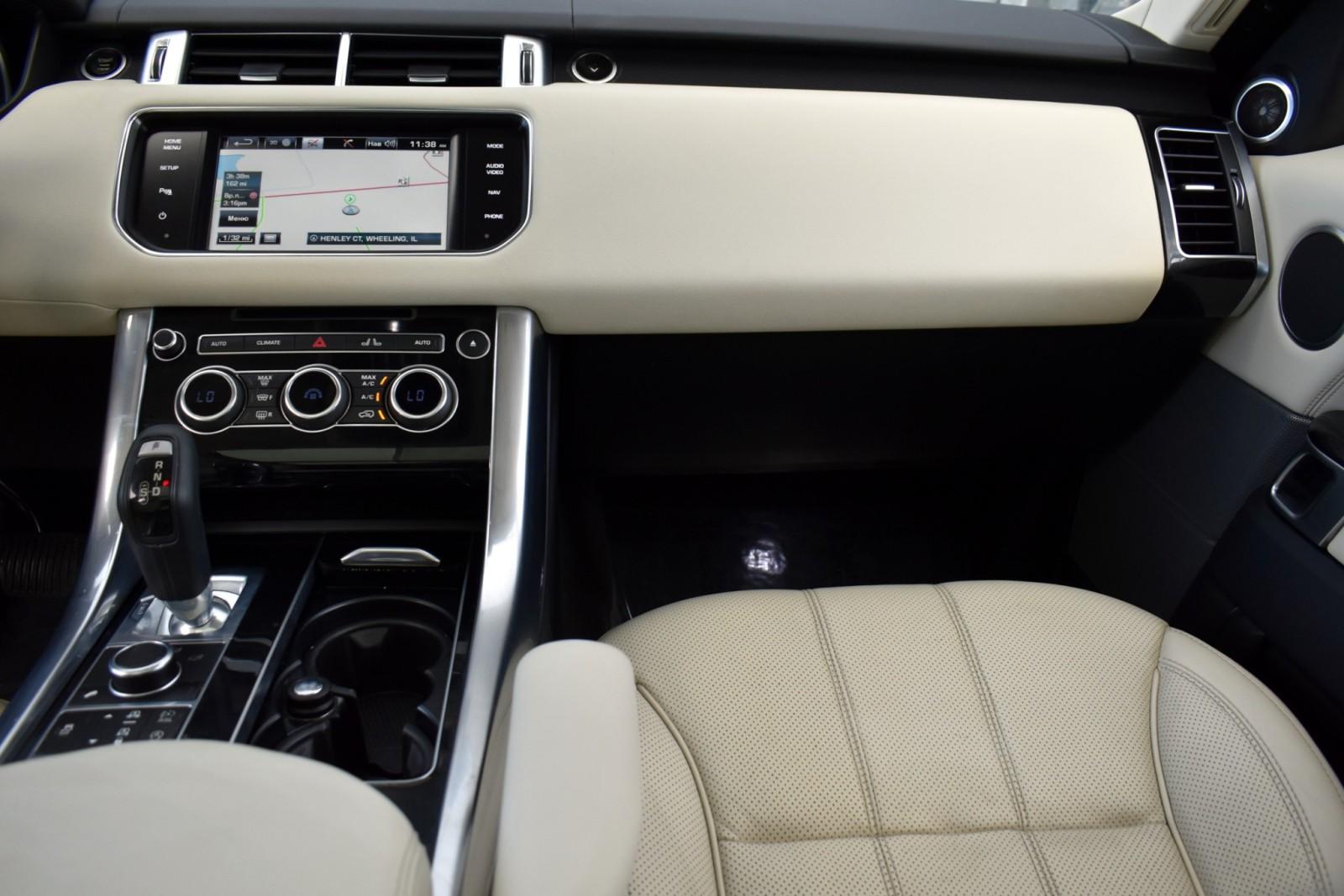 2015 Land Rover Range Rover Sport HSE photo 14
