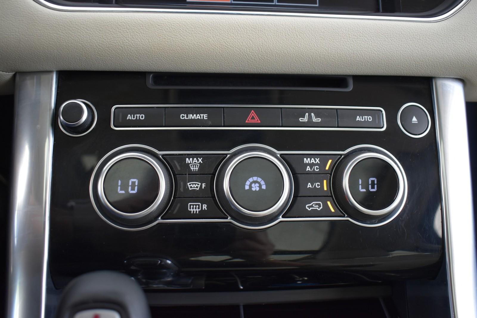 2015 Land Rover Range Rover Sport HSE photo 22