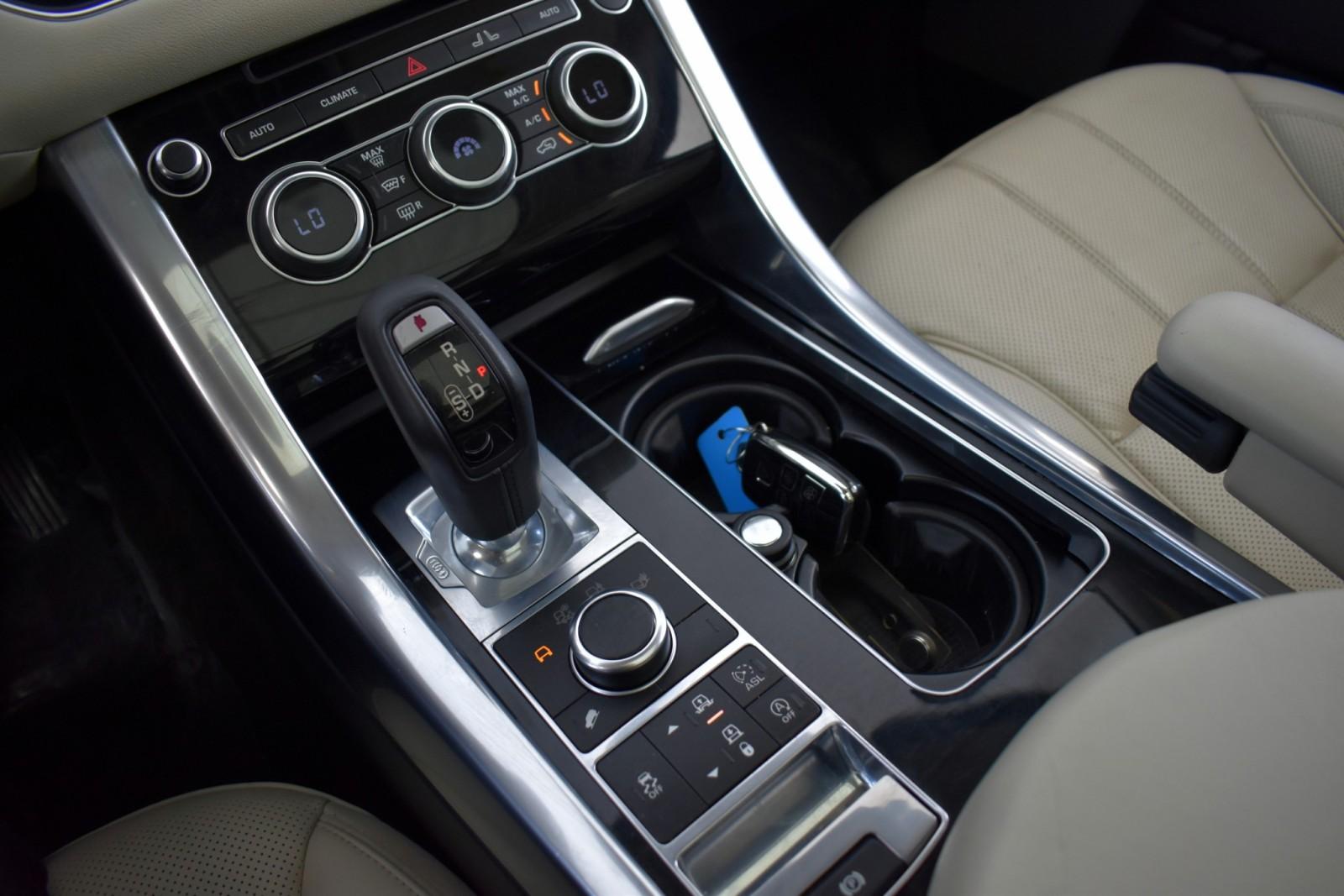 2015 Land Rover Range Rover Sport HSE photo 23