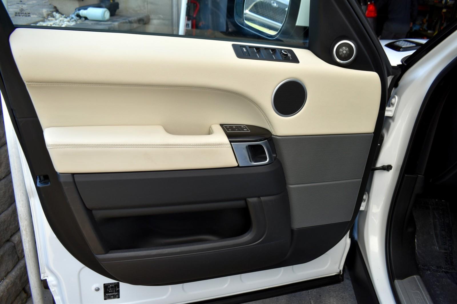 2015 Land Rover Range Rover Sport HSE photo 28