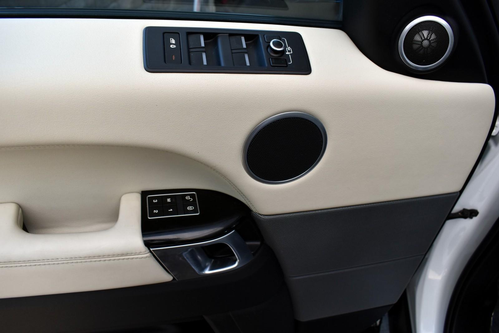 2015 Land Rover Range Rover Sport HSE photo 29