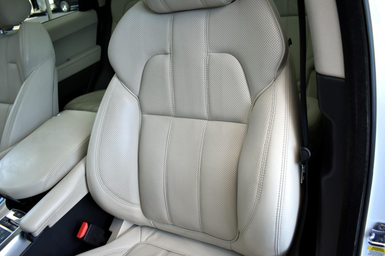 2015 Land Rover Range Rover Sport HSE photo 32