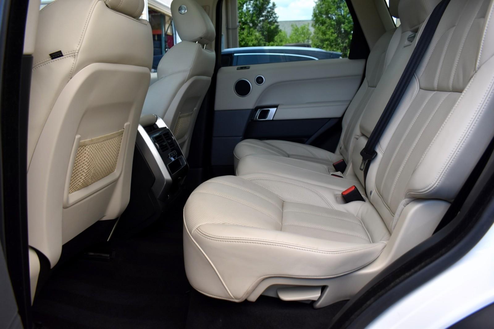 2015 Land Rover Range Rover Sport HSE photo 37