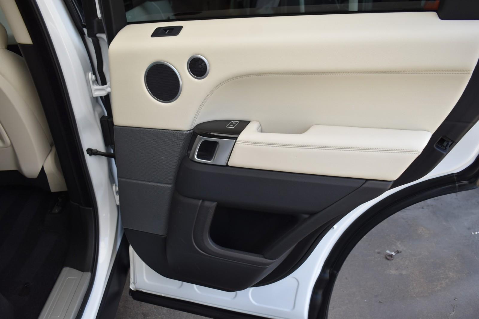 2015 Land Rover Range Rover Sport HSE photo 38