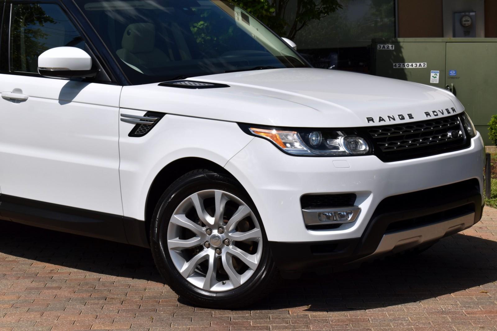 2015 Land Rover Range Rover Sport HSE photo 3