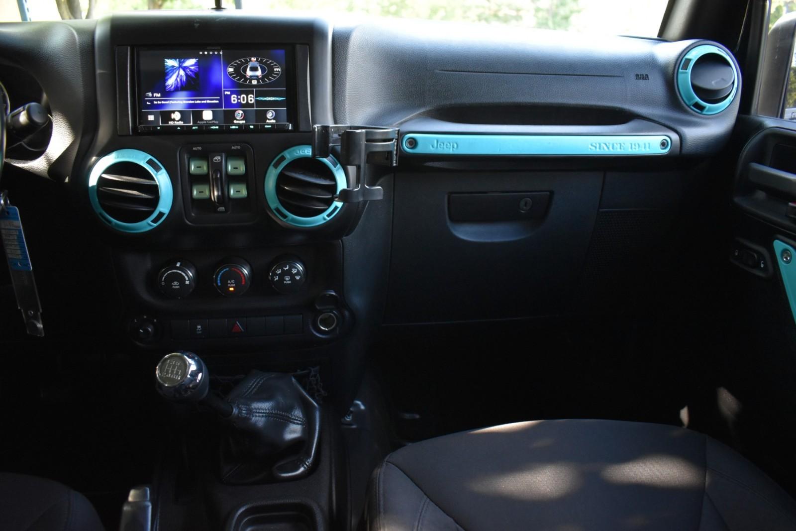 2015 Jeep Wrangler Sport photo 15
