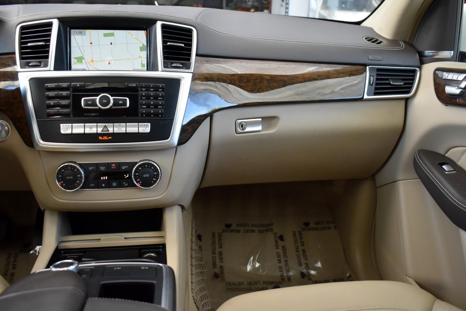 2016 Mercedes Benz GL 450 photo 16