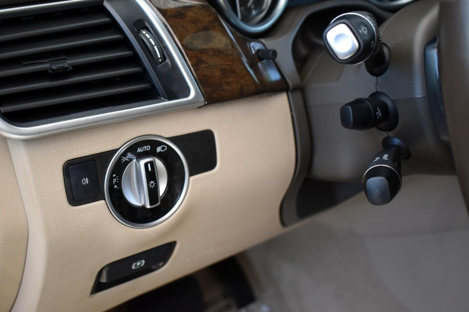 2016 Mercedes Benz GL 450 photo 26