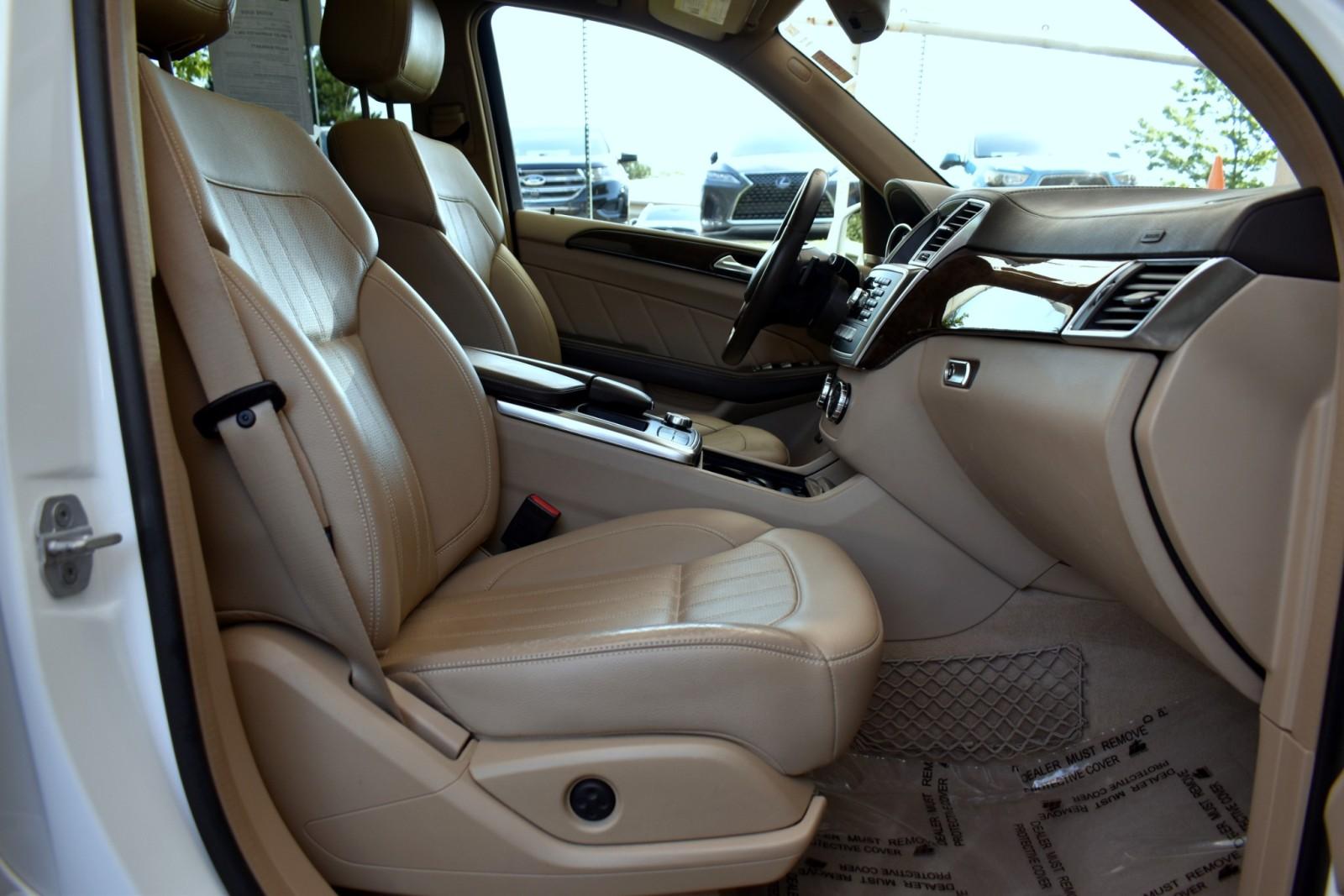 2016 Mercedes Benz GL 450 photo 47