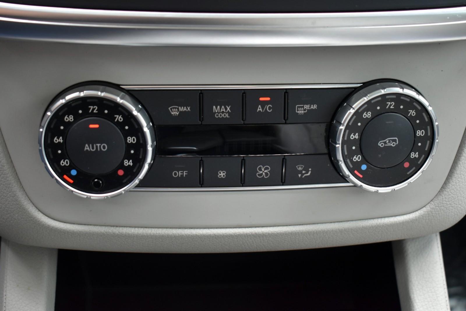 2015 Mercedes Benz ML 350 photo 22