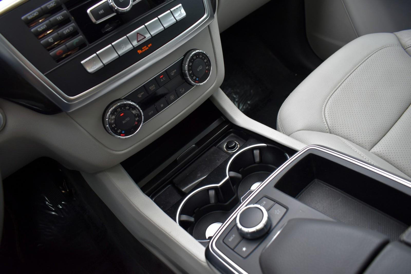 2015 Mercedes Benz ML 350 photo 23