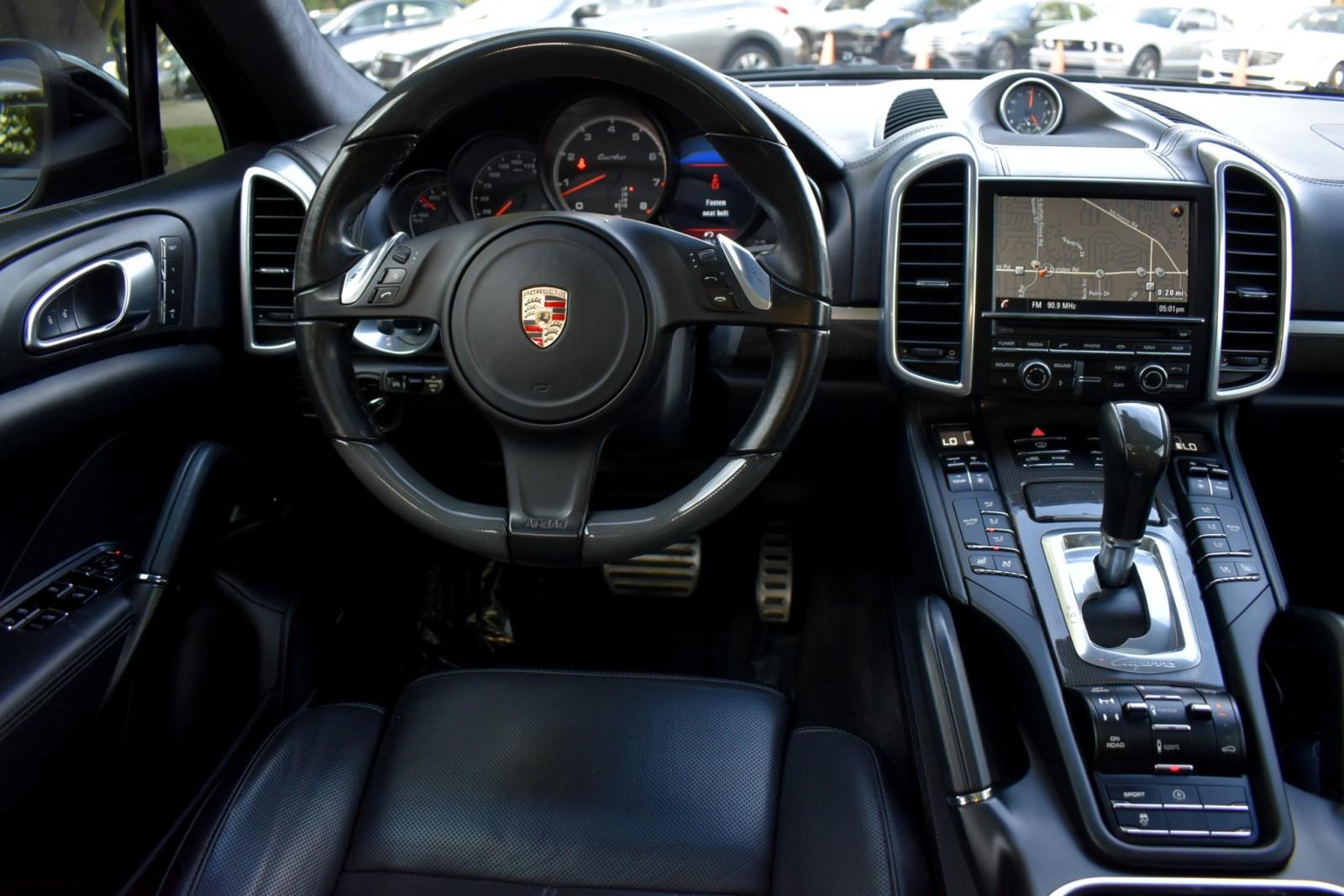2014 Porsche Cayenne Turbo photo 12