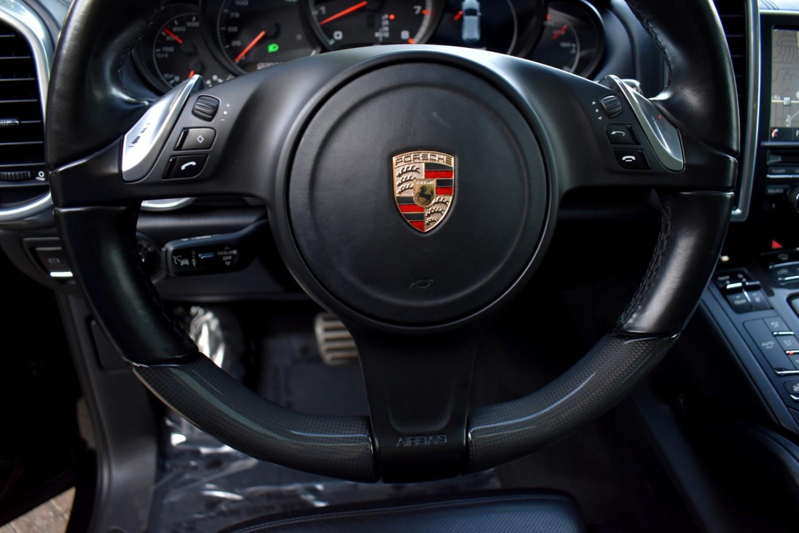 2014 Porsche Cayenne Turbo photo 15