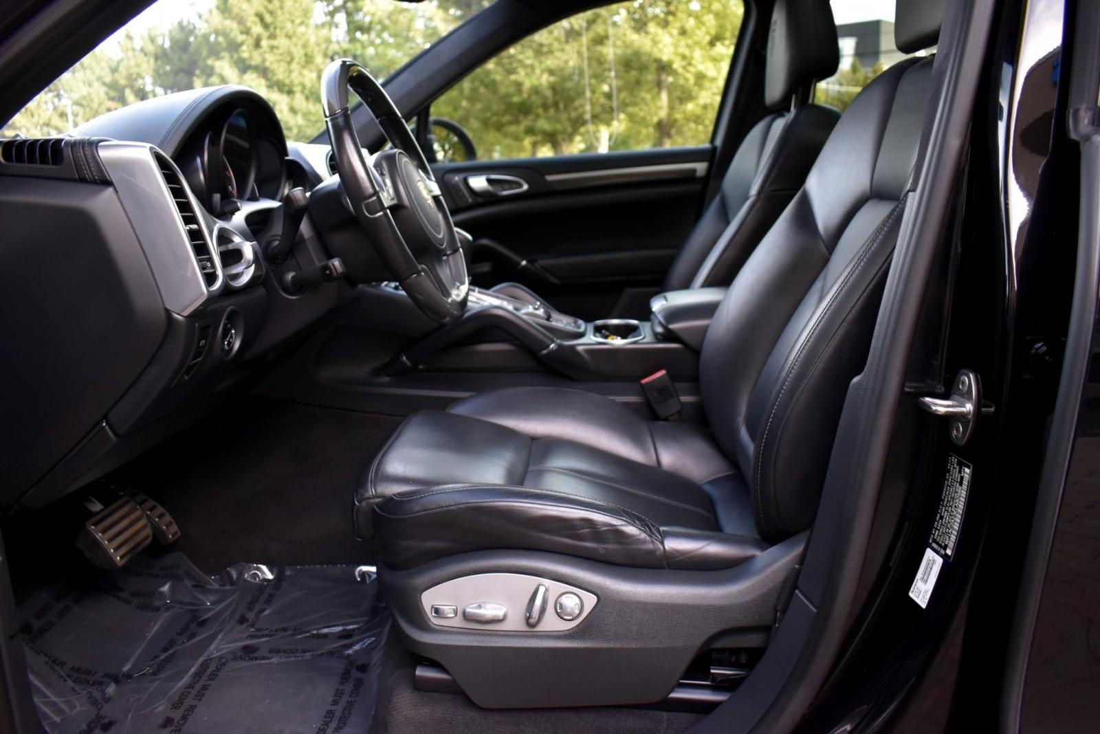 2014 Porsche Cayenne Turbo photo 28