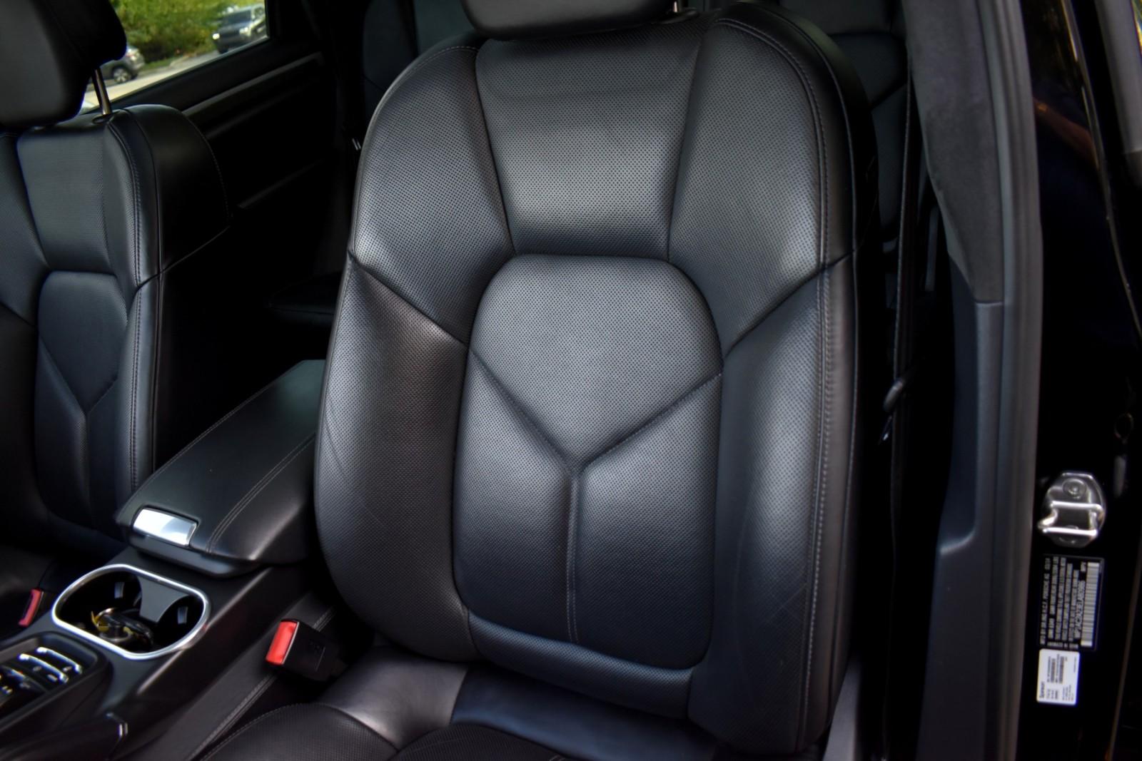 2014 Porsche Cayenne Turbo photo 30