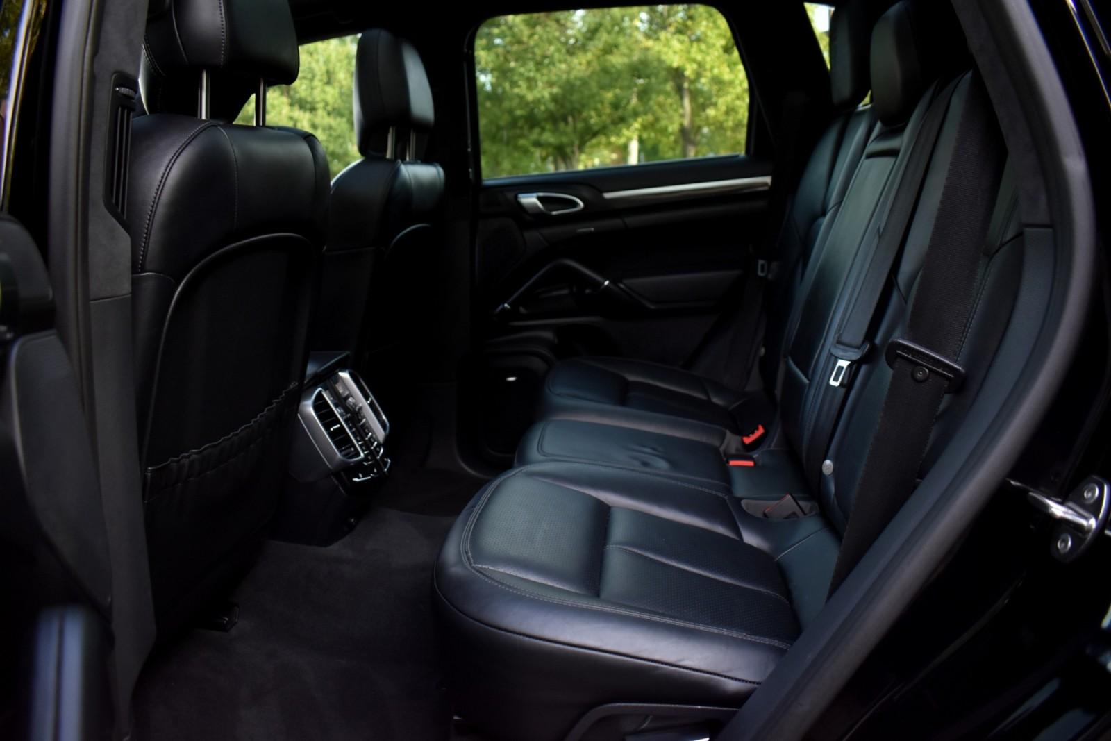 2014 Porsche Cayenne Turbo photo 34