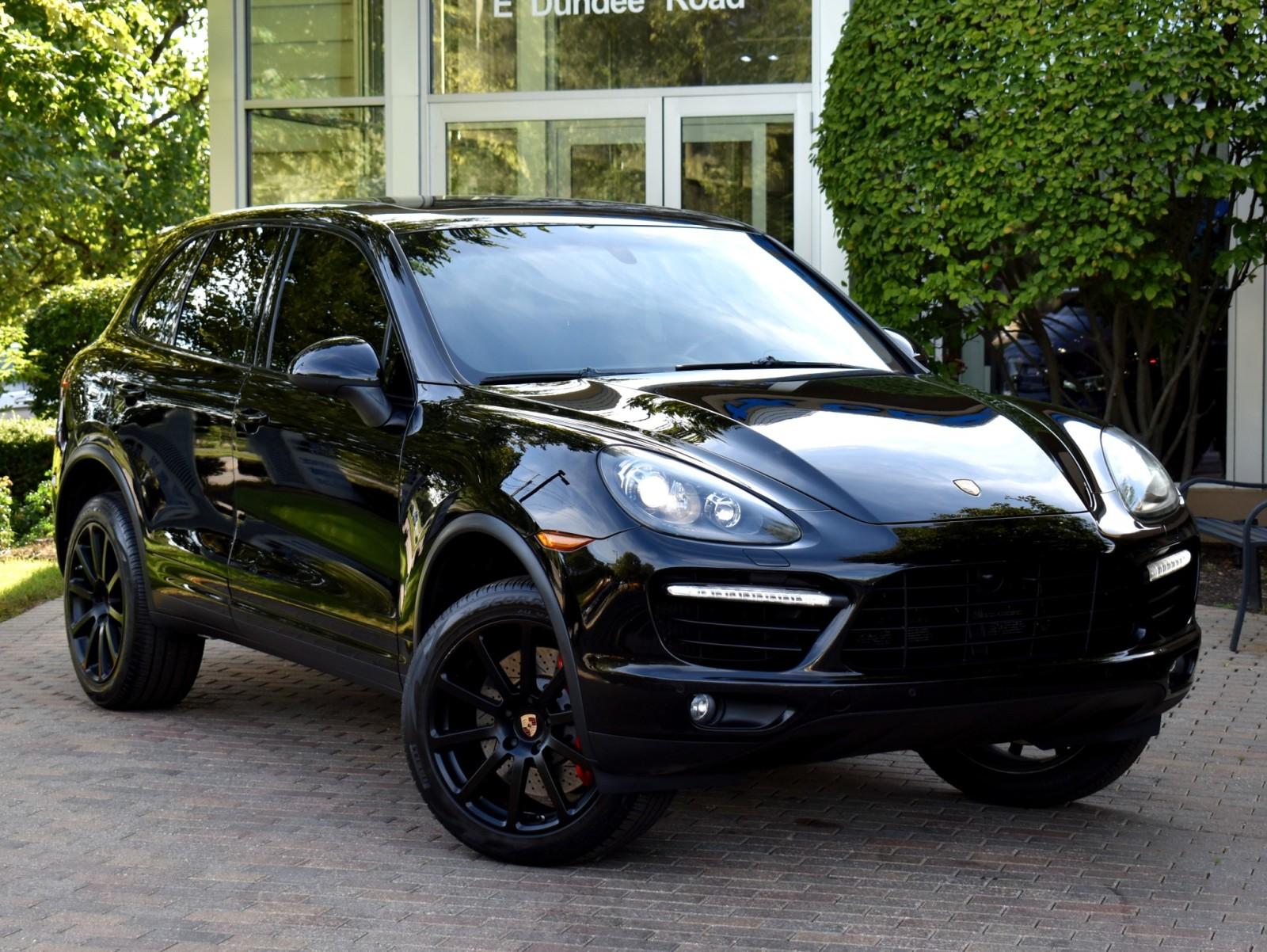 2014 Porsche Cayenne Turbo photo 3