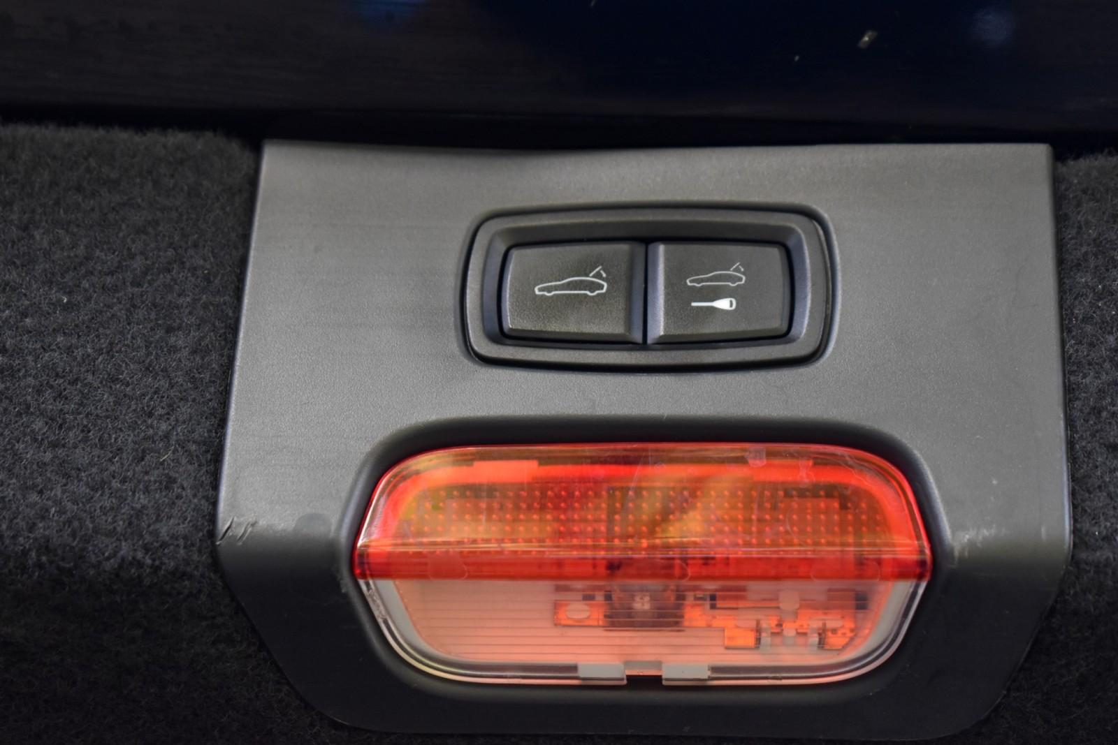 2014 Porsche Cayenne Turbo photo 47