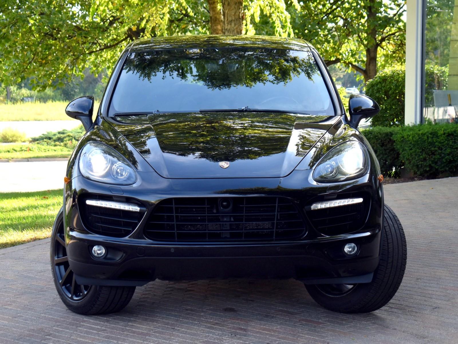2014 Porsche Cayenne Turbo photo 4