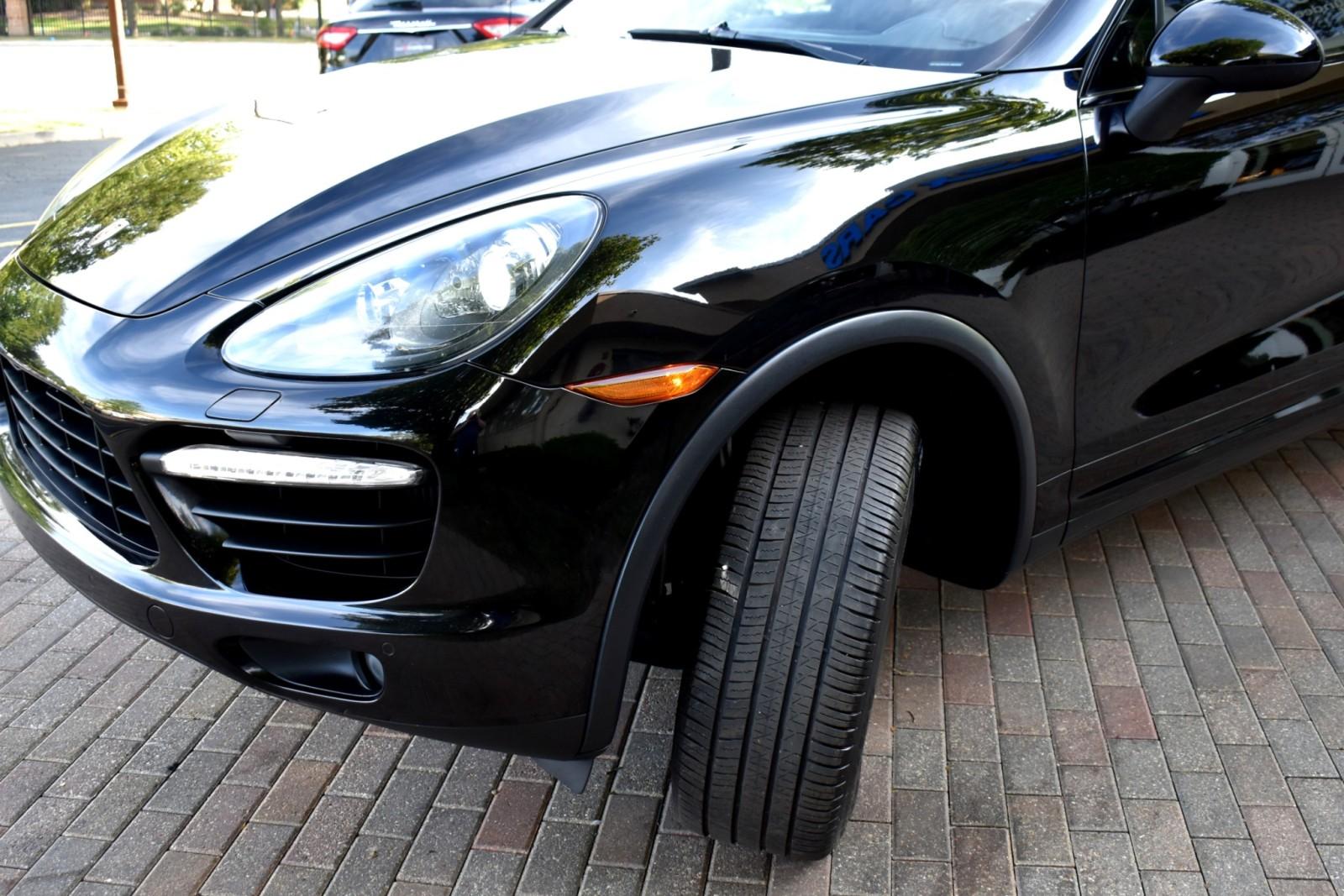 2014 Porsche Cayenne Turbo photo 5