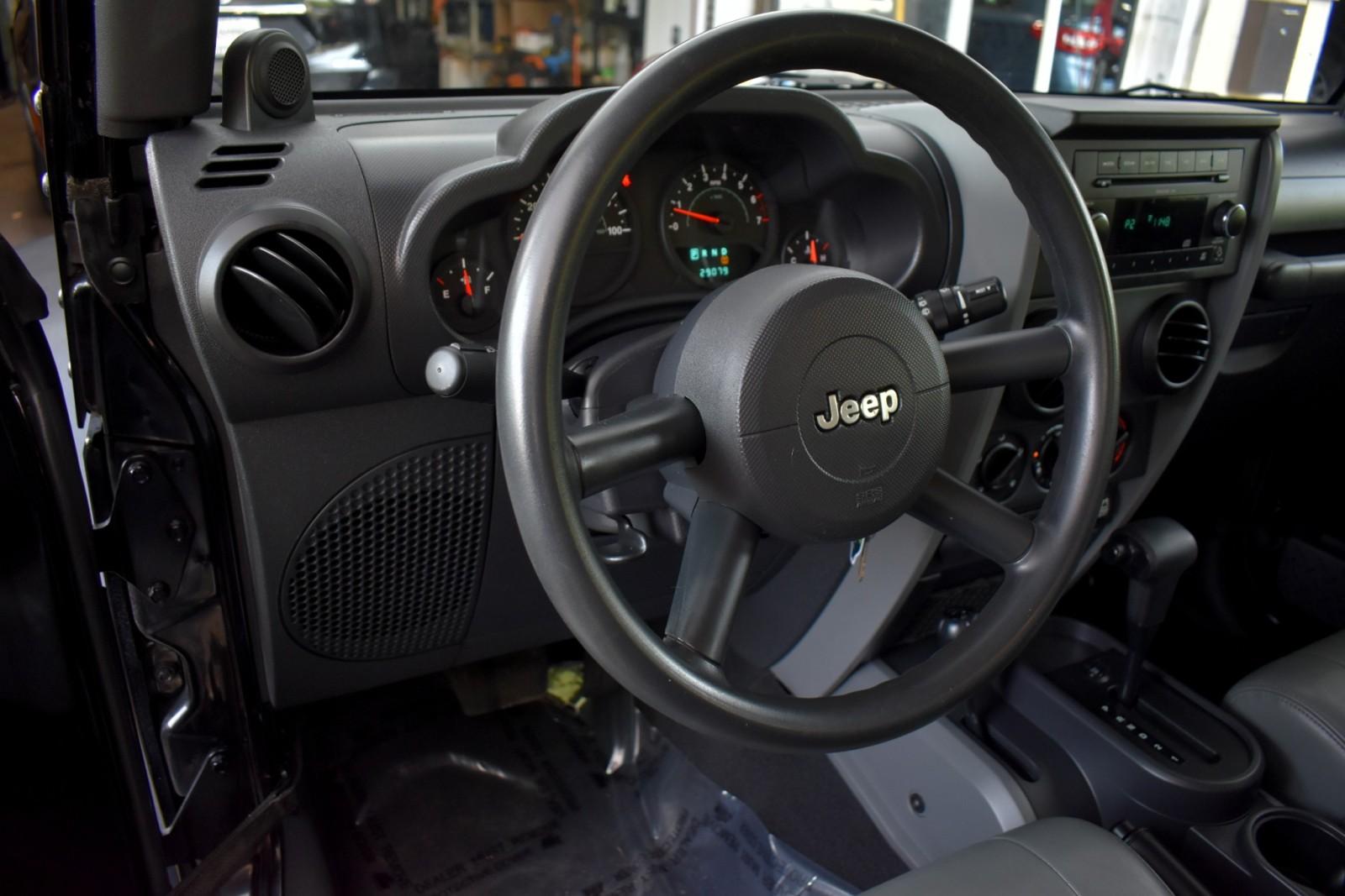 2009 Jeep Wrangler X photo 13